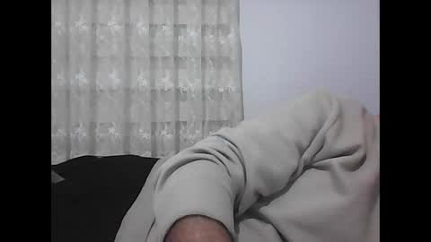 Snapshot of screw2 chatting on 12-15-24, 12:49 Evren online show from 12-15-24, 12:49