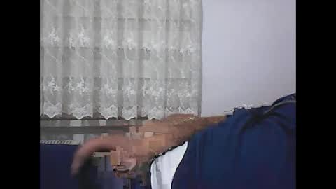 Snapshot of screw2 chatting on 12-22-24, 07:31 Evren online show from 12-22-24, 07:31