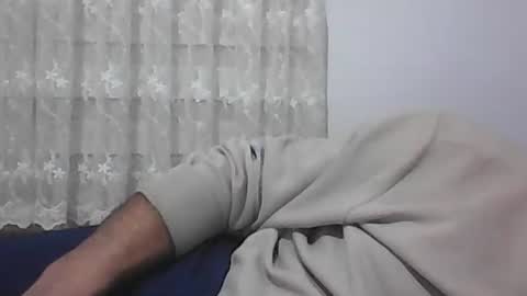 Snapshot of screw2 chatting on 01-10-25, 10:04 Evren online show from 01-10-25, 10:04