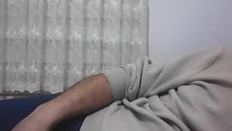 Snapshot of screw2 chatting on 01-14-25, 08:59 Evren online show from 01-14-25, 08:59