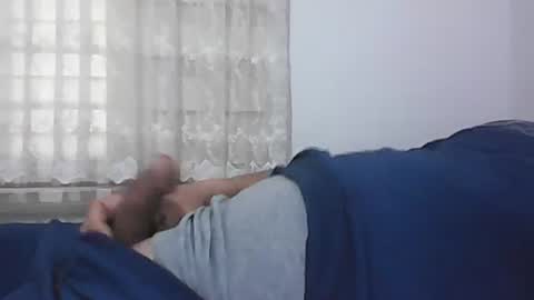 Snapshot of screw2 chatting on 01-19-25, 06:53 Evren online show from 01-19-25, 06:53