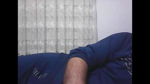 Snapshot of screw2 chatting on 02-01-25, 04:11 Evren online show from 02-01-25, 04:11