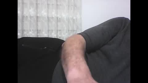 Snapshot of screw2 chatting on 02-08-25, 04:36 Evren online show from 02-08-25, 04:36