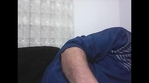 Snapshot of screw2 chatting on 02-09-25, 12:06 Evren online show from 02-09-25, 12:06