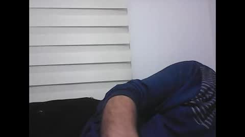 Snapshot of screw2 chatting on 02-13-25, 09:27 Evren online show from 02-13-25, 09:27