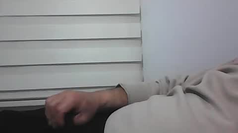 Snapshot of screw2 chatting on 02-15-25, 09:48 Evren online show from 02-15-25, 09:48