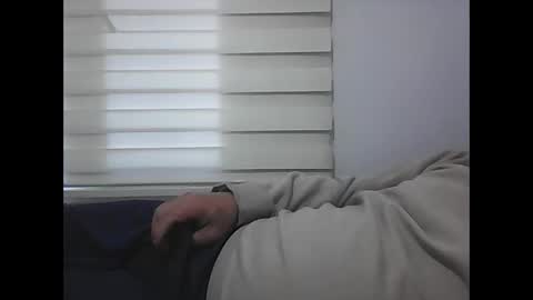 Snapshot of screw2 chatting on 02-22-25, 01:35 Evren online show from 02-22-25, 01:35