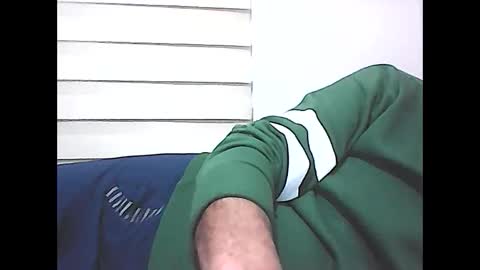 Snapshot of screw2 chatting on 03-04-25, 04:41 Evren online show from 03-04-25, 04:41