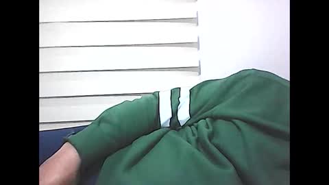 Snapshot of screw2 chatting on 03-09-25, 07:26 Evren online show from 03-09-25, 07:26