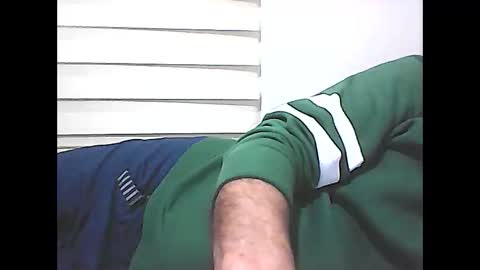 Snapshot of screw2 chatting on 03-10-25, 07:40 Evren online show from 03-10-25, 07:40