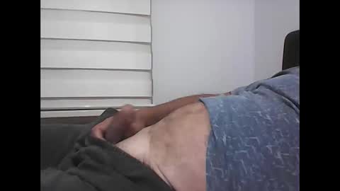 Snapshot of screw2 chatting on 09-29-25, 06:46 Evren online show from 09-29-25, 06:46