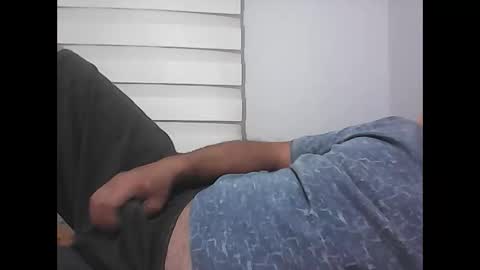 Snapshot of screw2 chatting on 09-30-25, 06:35 Evren online show from 09-30-25, 06:35