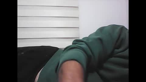 Snapshot of screw2 chatting on 10-14-25, 07:47 Evren online show from 10-14-25, 07:47