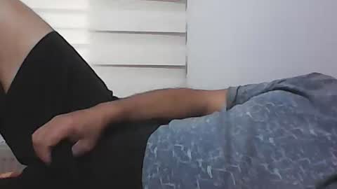 Snapshot of screw2 chatting on 10-18-25, 07:09 Evren online show from 10-18-25, 07:09