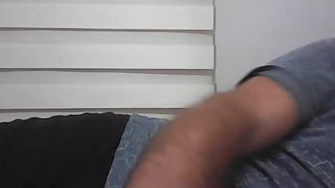 Snapshot of screw2 chatting on 10-21-25, 06:41 Evren online show from 10-21-25, 06:41