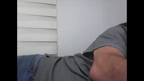 Snapshot of screw2 chatting on 11-22-25, 11:42 Evren online show from 11-22-25, 11:42