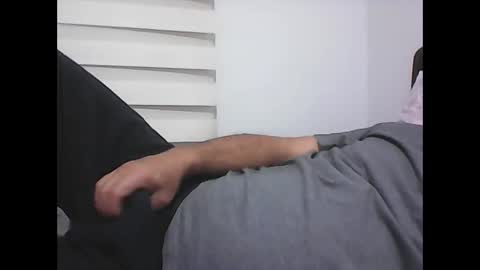 Snapshot of screw2 chatting on 11-22-25, 11:48 Evren online show from 11-22-25, 11:48