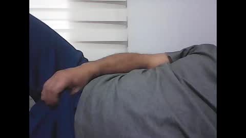 Snapshot of screw2 chatting on 11-30-25, 10:30 Evren online show from 11-30-25, 10:30