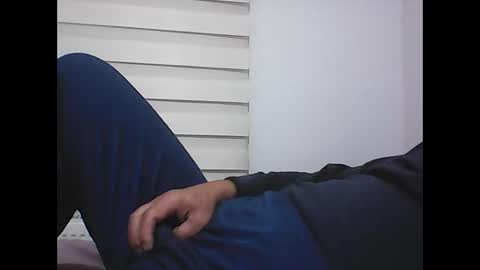 Snapshot of screw2 chatting on 12-14-25, 08:24 Evren online show from 12-14-25, 08:24