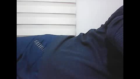 Snapshot of screw2 chatting on 12-18-25, 06:14 Evren online show from 12-18-25, 06:14