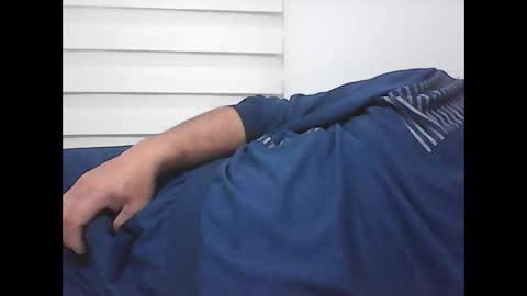 Snapshot of screw2 chatting on 12-21-25, 07:43 Evren online show from 12-21-25, 07:43