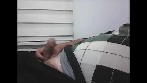 Snapshot of screw2 chatting on 01-08-26, 06:43 Evren online show from 01-08-26, 06:43