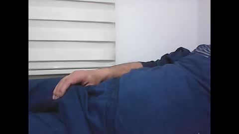 Snapshot of screw2 chatting on 02-01-26, 08:07 Evren online show from 02-01-26, 08:07