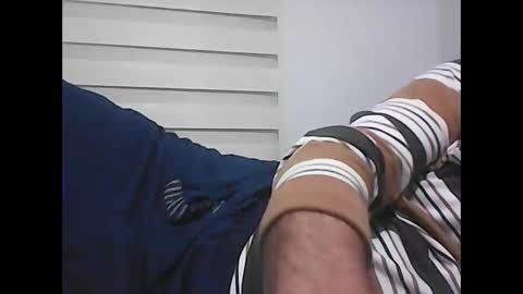 Snapshot of screw2 chatting on 02-20-26, 06:52 Evren online show from 02-20-26, 06:52