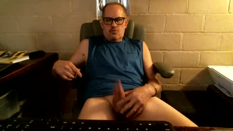 eating pussy  sucking dick online show from 10-06-25, 06:27