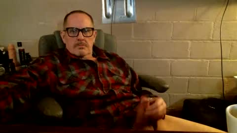 Snapshot of sdh69 chatting on 12-21-25, 02:19 eating pussy sucking dick online show from 12-21-25, 02:19