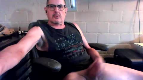Snapshot of sdh69 chatting on 02-15-26, 03:42 eating pussy sucking dick online show from 02-15-26, 03:42