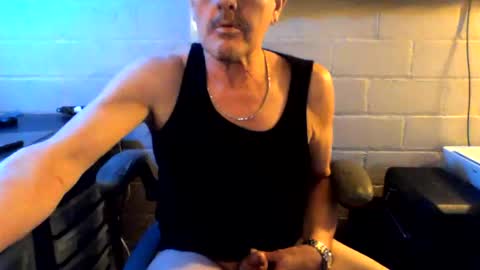 Snapshot of sdh69 chatting on 02-18-26, 11:33 eating pussy sucking dick online show from 02-18-26, 11:33