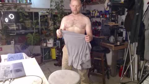 Seattlemanwhore online show from 10-20-25, 01:11