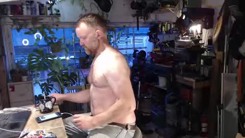 Snapshot of seattlemanwhore chatting on 06-18-26, 01:48 Seattlemanwhore online show from 06-18-26, 01:48