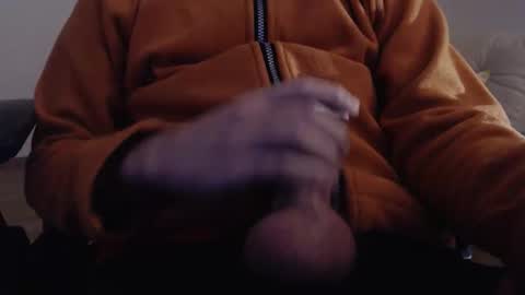 Snapshot of sebartx75 chatting on 12-05-25, 04:36 BigHeadX online show from 12-05-25, 04:36