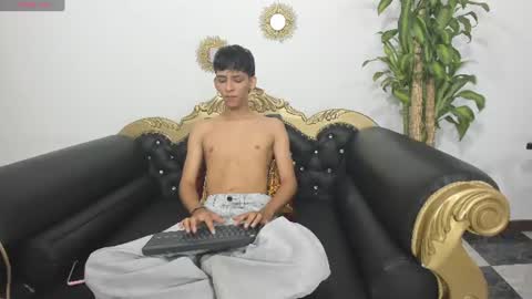 Snapshot of sebas_cat chatting on 06-21-26, 07:27 Sebastian Alvarez online show from 06-21-26, 07:27