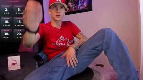 Snapshot of sebas_maverick chatting on 09-21-25, 04:25 Sebastian online show from 09-21-25, 04:25