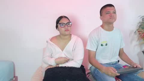 Snapshot of sebas_n_aly chatting on 05-20-26, 12:39 ely online show from 05-20-26, 12:39