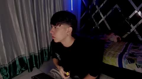 Snapshot of sebas_pretty7 chatting on 12-19-25, 12:23 sebas_pretty7 online show from 12-19-25, 12:23