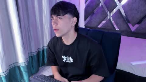 Snapshot of sebas_pretty7 chatting on 03-28-26, 01:00 sebas_pretty7 online show from 03-28-26, 01:00