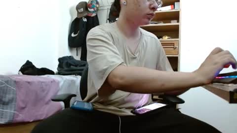 Snapshot of sebasslops chatting on 02-03-25, 02:36 Sebas online show from 02-03-25, 02:36