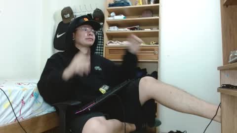 Snapshot of sebasslops chatting on 02-18-25, 11:41 Sebas online show from 02-18-25, 11:41