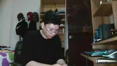 Snapshot of sebasslops chatting on 02-23-25, 11:47 Sebas online show from 02-23-25, 11:47