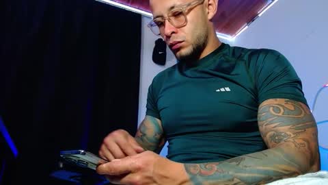 Snapshot of sebastian_025 chatting on 11-15-25, 08:33 Sebastian online show from 11-15-25, 08:33