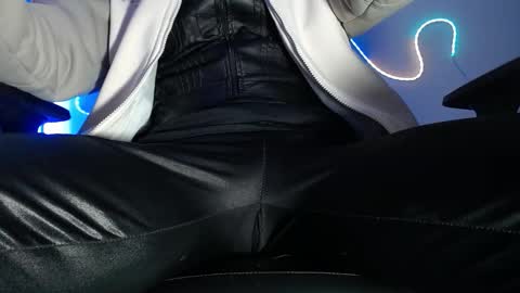 Snapshot of sebastian_025 chatting on 11-24-25, 10:15 Sebastian online show from 11-24-25, 10:15