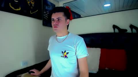 Snapshot of sebastian_loaiza chatting on 11-05-25, 03:56 Sebastian online show from 11-05-25, 03:56