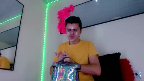 Snapshot of sebastian_loaiza chatting on 12-17-25, 11:38 Sebastian online show from 12-17-25, 11:38