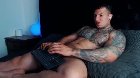 Snapshot of sebastian_muss chatting on 05-11-26, 09:56 Sebastian online show from 05-11-26, 09:56