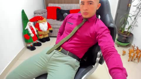 Snapshot of sebastian_oconnor77 chatting on 12-29-24, 04:40 juan sebastian online show from 12-29-24, 04:40