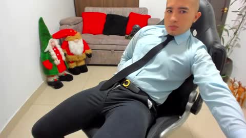Snapshot of sebastian_oconnor77 chatting on 12-30-24, 12:31 juan sebastian online show from 12-30-24, 12:31
